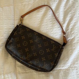 Louis Vuitton pochette EUC